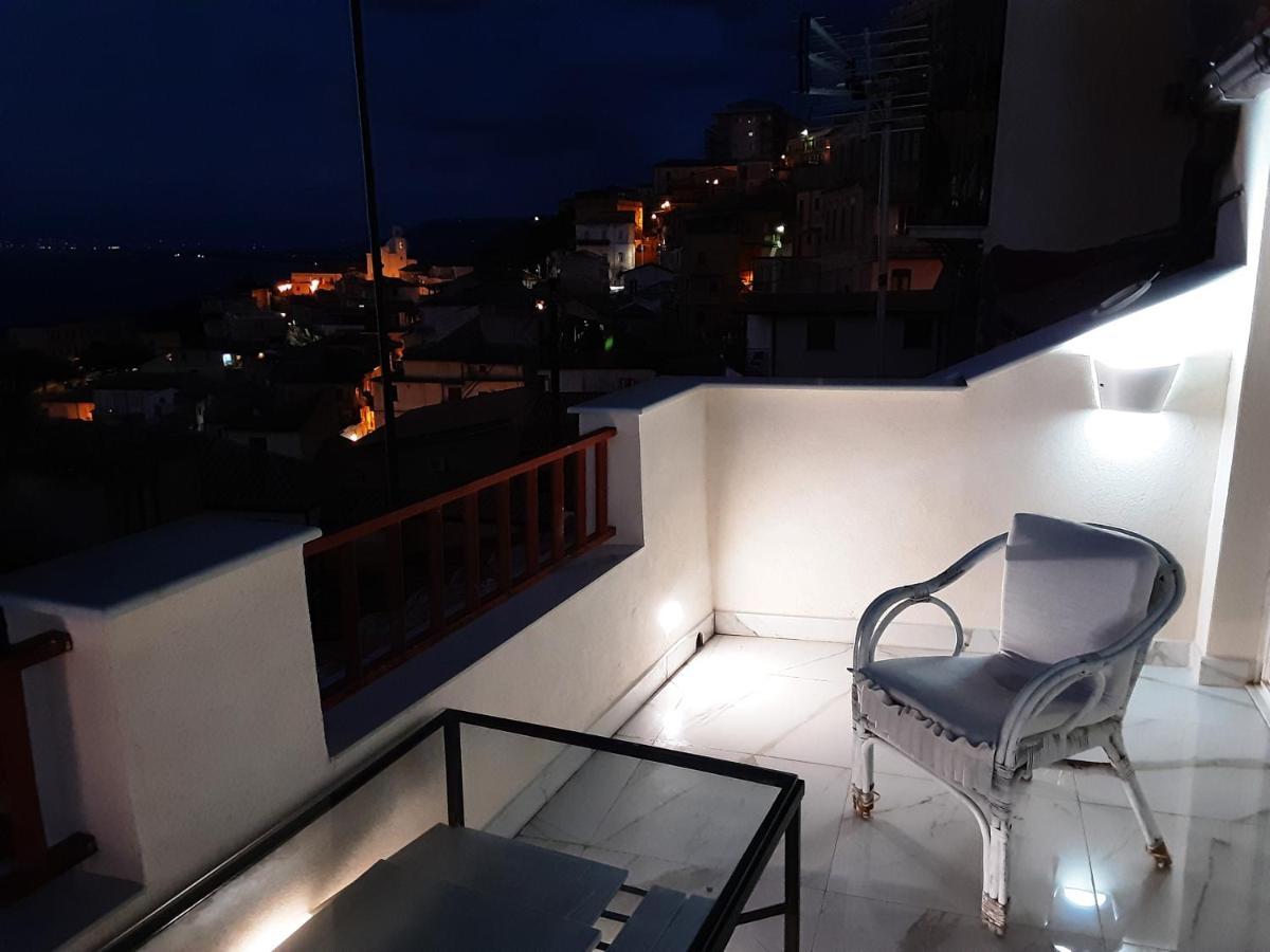 "Lo Studiolo" Apartment Pizzo  Dış mekan fotoğraf