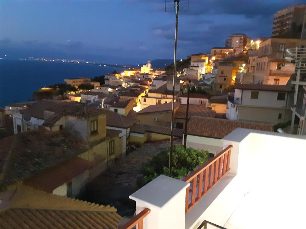 "Lo Studiolo" Apartment Pizzo  Dış mekan fotoğraf